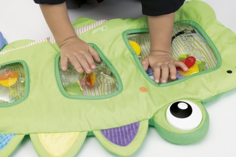 Sensoryczna mata wodna dla dzieci i niemowląt Krokodyl CHICCO, dmuchana 6m+