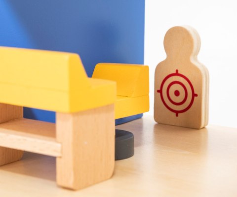 Drewniany komisariat z akcesoriami, 2 poziomy, policja zabawka , Viga 3+